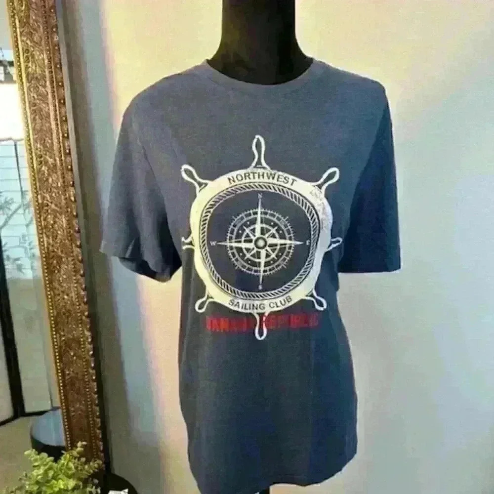 Graphic Tee by‎ Banana Republic